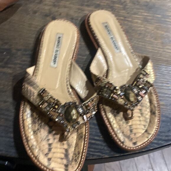 MANOLO BLAHNIK Gold reptile pescatarian leather thong sandals sz38 - Picture 5 of 7